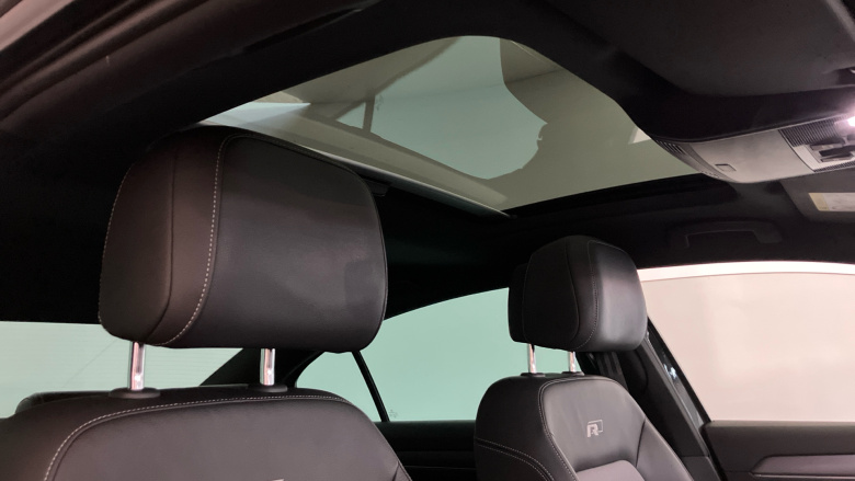 Volkswagen Passat 2.0 TDI R-Line 4dr [Panoramic Roof] Diesel Saloon